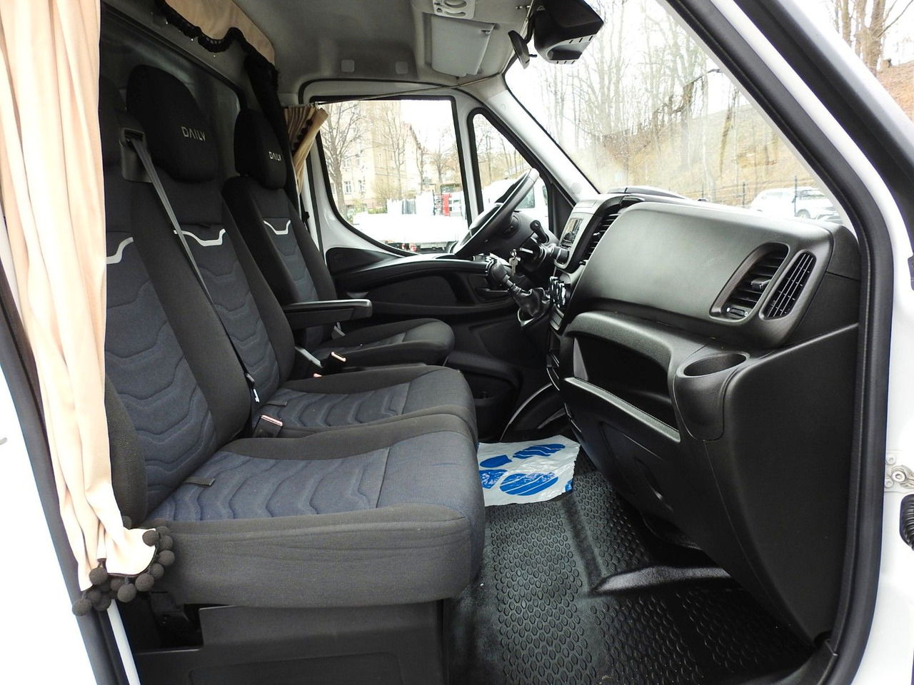 Furgoneta con lona Iveco DAILY  35S18 PRITSCHE PLANE 10 PALETTEN WEBASTO: foto 27