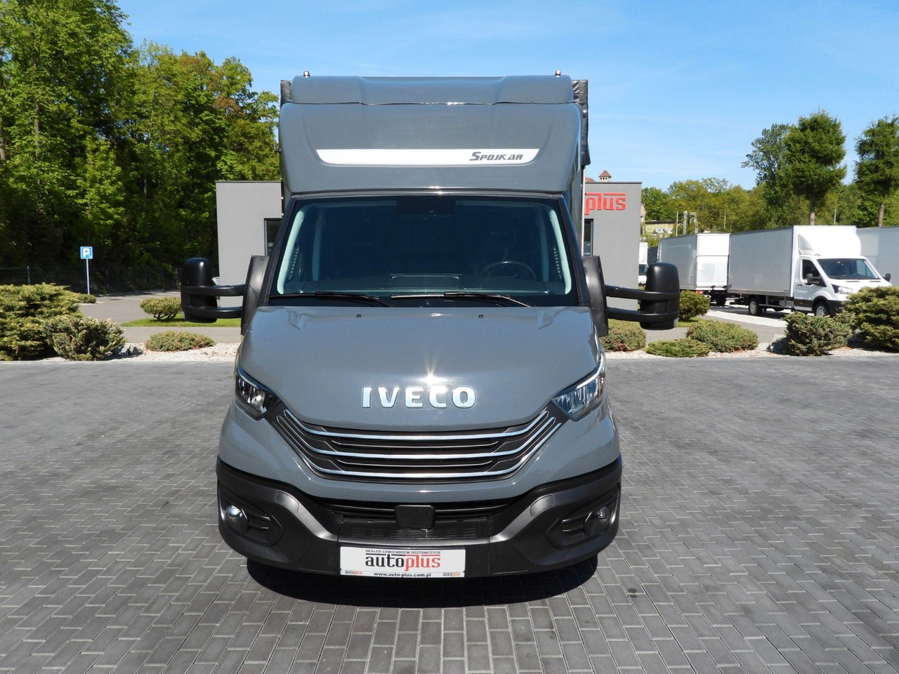 Iveco DAILY 35S18 PRITSCHE PLANE 10 PALETTEN WEBASTO - Furgoneta con lona, Furgoneta combi: foto 5 Iveco DAILY 35S18 PRITSCHE PLANE 10 PALETTEN WEBASTO - Furgoneta con lona, Furgoneta combi: foto 5