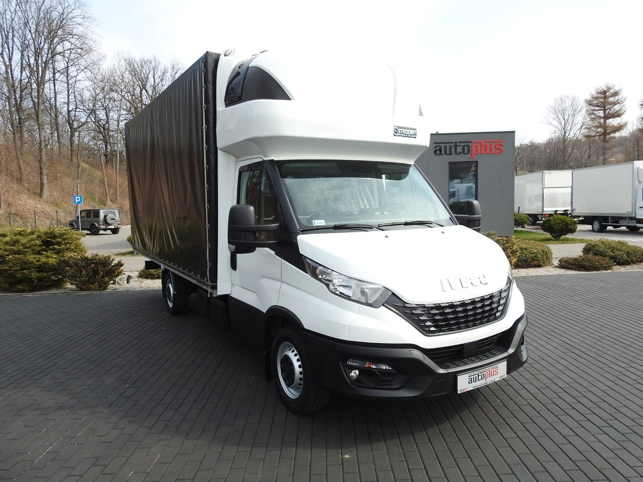 Iveco DAILY 35S18 PRITSCHE PLANE 10 PALETTEN WEBASTO - Furgoneta con lona: foto 1 Iveco DAILY 35S18 PRITSCHE PLANE 10 PALETTEN WEBASTO - Furgoneta con lona: foto 1