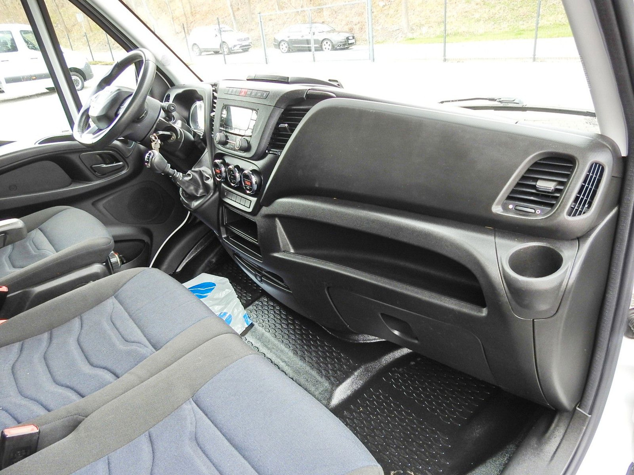 Furgoneta con lona Iveco DAILY  35S18 PRITSCHE PLANE 10 PALETTEN WEBASTO: foto 29