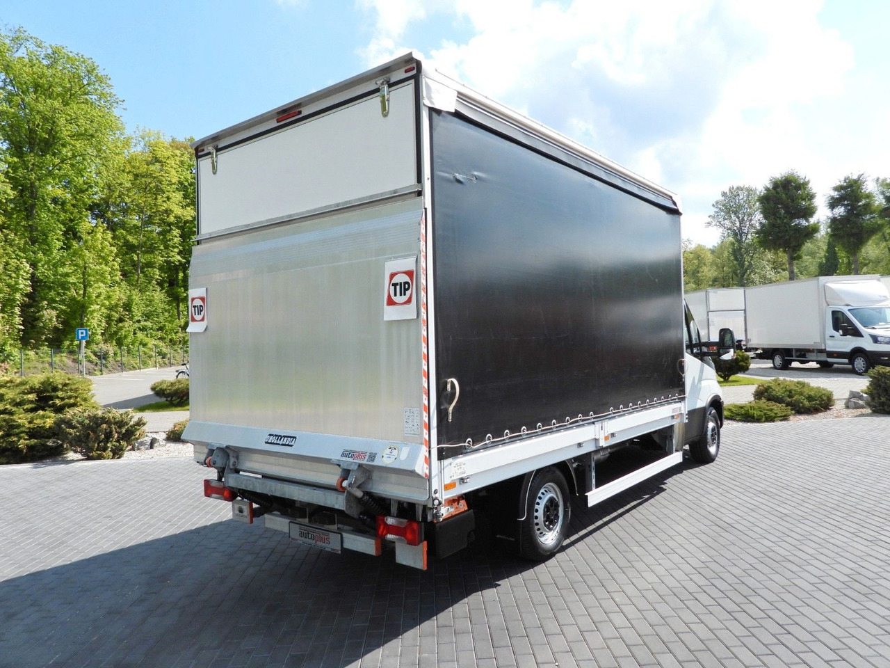 Iveco DAILY 35S18 PRITSCHE PLANE AUFZUG 8 PALETTEN - Furgoneta con lona: foto 3 Iveco DAILY 35S18 PRITSCHE PLANE AUFZUG 8 PALETTEN - Furgoneta con lona: foto 3
