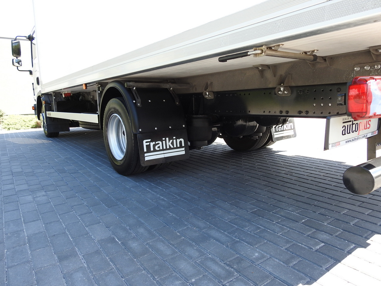 Camión frigorífico MAN TGL 10.180 REGRIGERATOR BOX -20*C 11 PALLETS POWER SUPPLY 230V AIR CONDITIONING PNEUMATICS TWIN WHEELS  180HP: foto 17