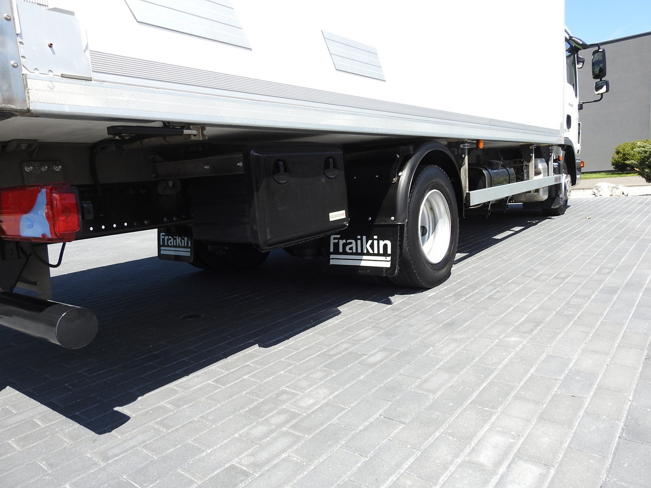 Camión frigorífico MAN TGL 10.180 REGRIGERATOR BOX -20*C 11 PALLETS POWER SUPPLY 230V AIR CONDITIONING PNEUMATICS TWIN WHEELS  180HP: foto 18