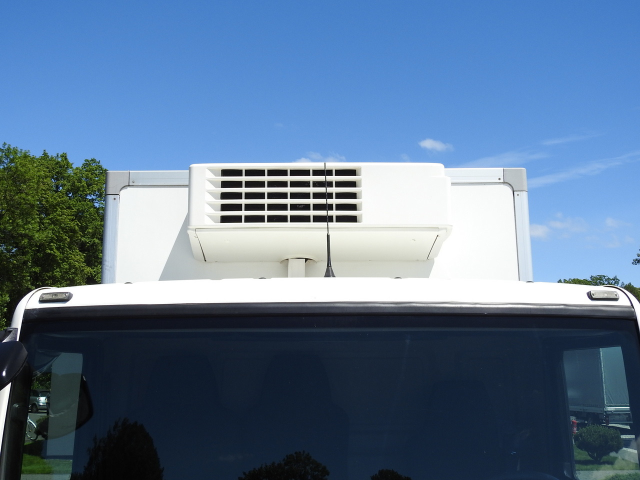 Camión frigorífico MAN TGL 10.180 REGRIGERATOR BOX -20*C 11 PALLETS POWER SUPPLY 230V AIR CONDITIONING PNEUMATICS TWIN WHEELS  180HP: foto 16