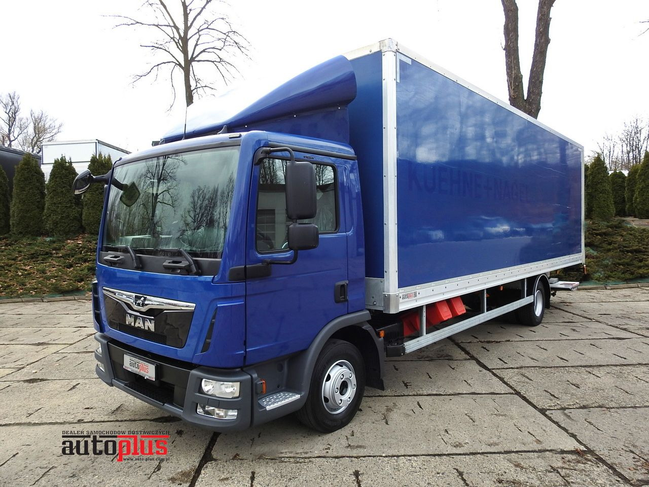 MAN TGL 12.220 BOX LIFT 18 PALLETS CRUISE CONTROLAIR CONDITIONING PNEUMATICS AUTOMATIC TWIN WHEELS  220HP - Furgoneta caja cerrada: foto 1 MAN TGL 12.220 BOX LIFT 18 PALLETS CRUISE CONTROLAIR CONDITIONING PNEUMATICS AUTOMATIC TWIN WHEELS  220HP - Furgoneta caja cerrada: foto 1