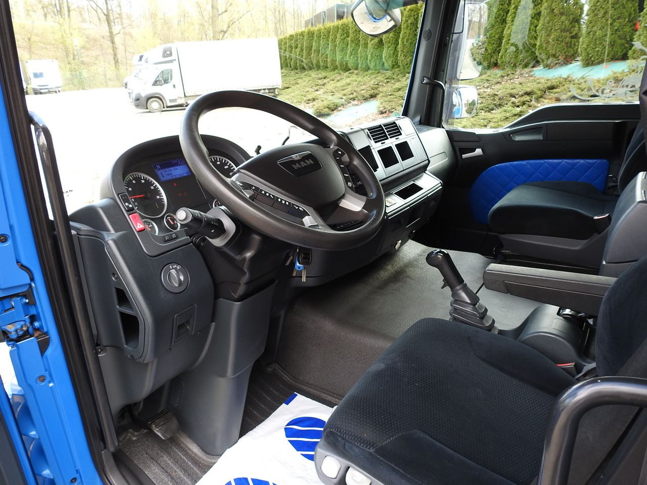 MAN TGM 15.290 TARPAULIN LIFT 18 PALLETS CRUISE CONTROL TWIN WHEELS AIR CONDITIONING 290HP - Furgoneta con lona: foto 2 MAN TGM 15.290 TARPAULIN LIFT 18 PALLETS CRUISE CONTROL TWIN WHEELS AIR CONDITIONING 290HP - Furgoneta con lona: foto 2