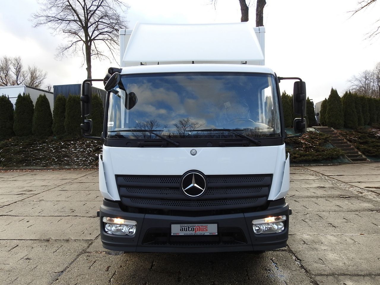 MERCEDES ATEGO 12.24 BOX LIFT 18 PALLETS CRUISE CONTROL AUTOMATIC TRANSMISSION TWIN WHEELS AIR CONDITIONING 240HP - Furgoneta caja cerrada: foto 5 MERCEDES ATEGO 12.24 BOX LIFT 18 PALLETS CRUISE CONTROL AUTOMATIC TRANSMISSION TWIN WHEELS AIR CONDITIONING 240HP - Furgoneta caja cerrada: foto 5