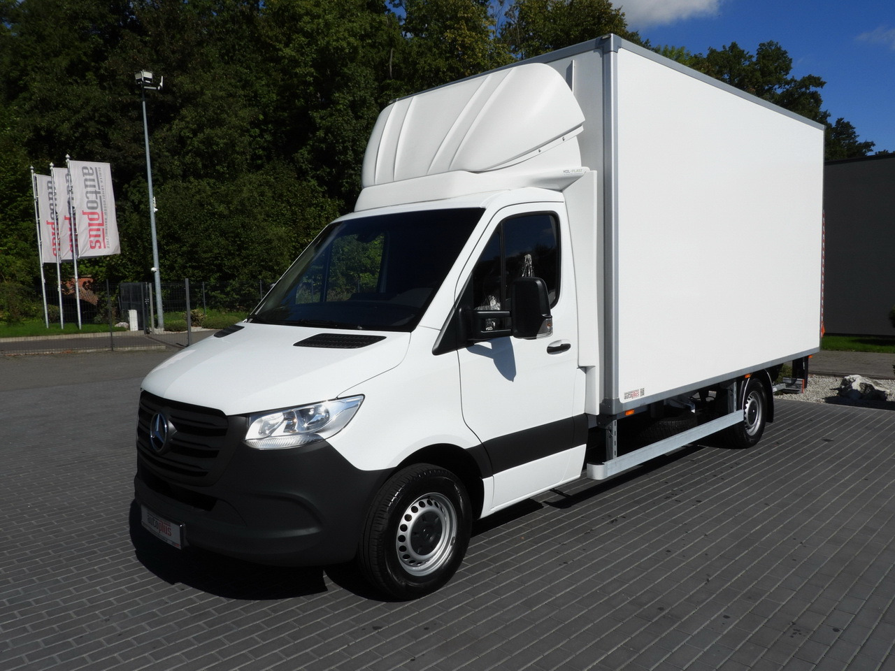 Furgoneta caja cerrada MERCEDES SPRINTER 315 BOX LIFT 8 PALLETS AIR CONDITIONING  150HP: foto 6