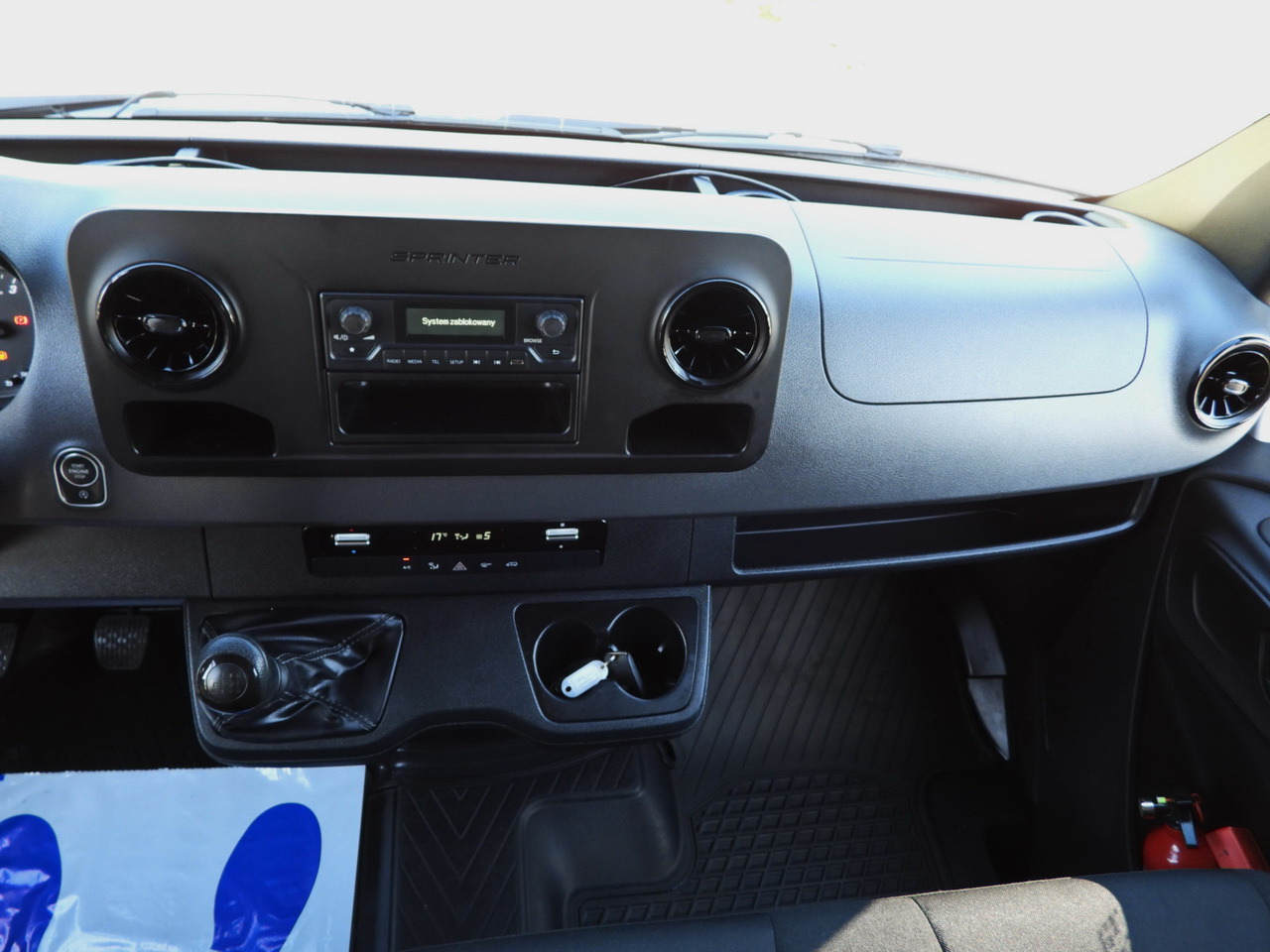 Furgoneta caja cerrada MERCEDES SPRINTER 315 BOX LIFT 8 PALLETS AIR CONDITIONING  150HP: foto 26