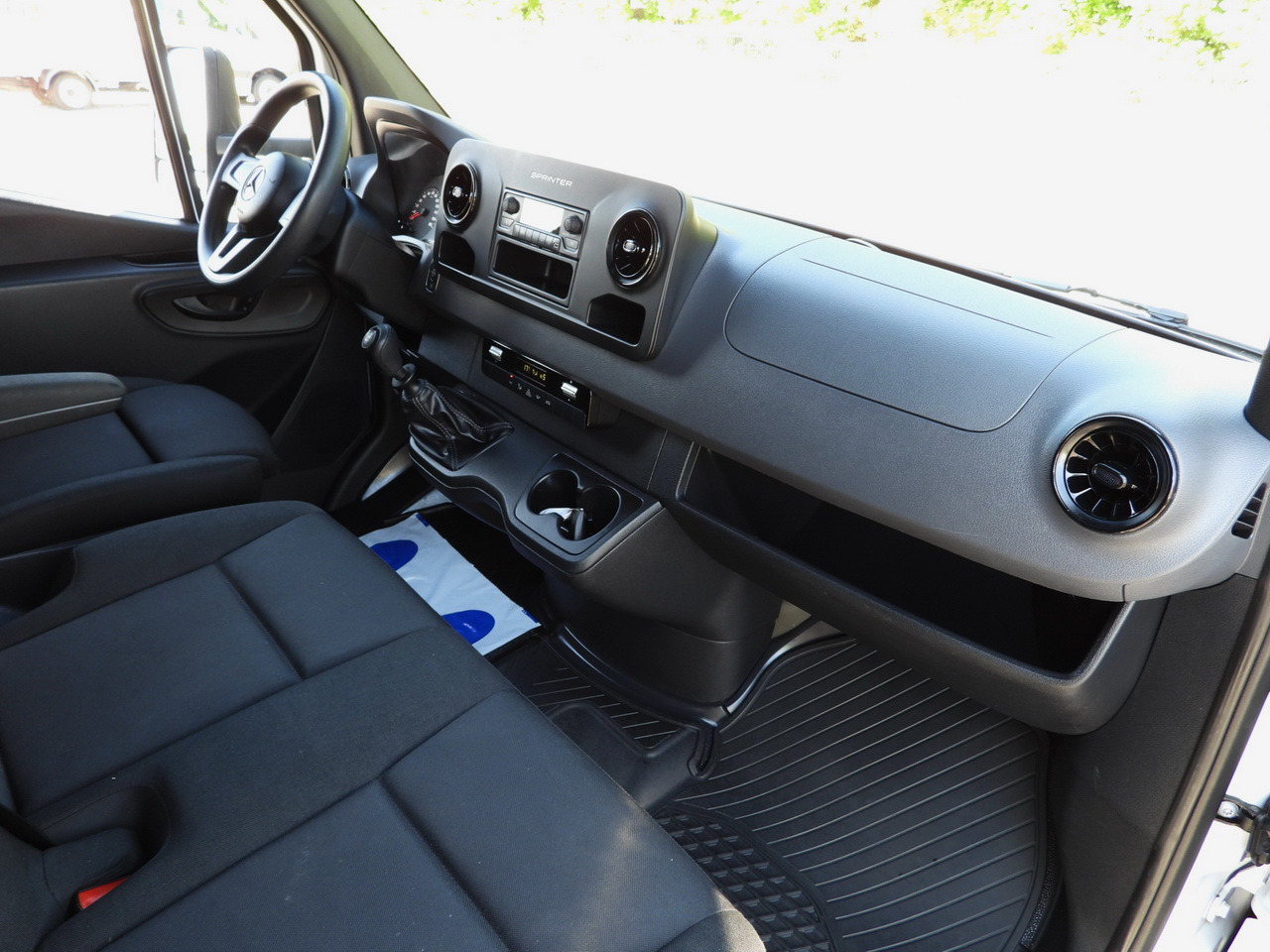 Furgoneta caja cerrada MERCEDES SPRINTER 315 BOX LIFT 8 PALLETS AIR CONDITIONING  150HP: foto 36