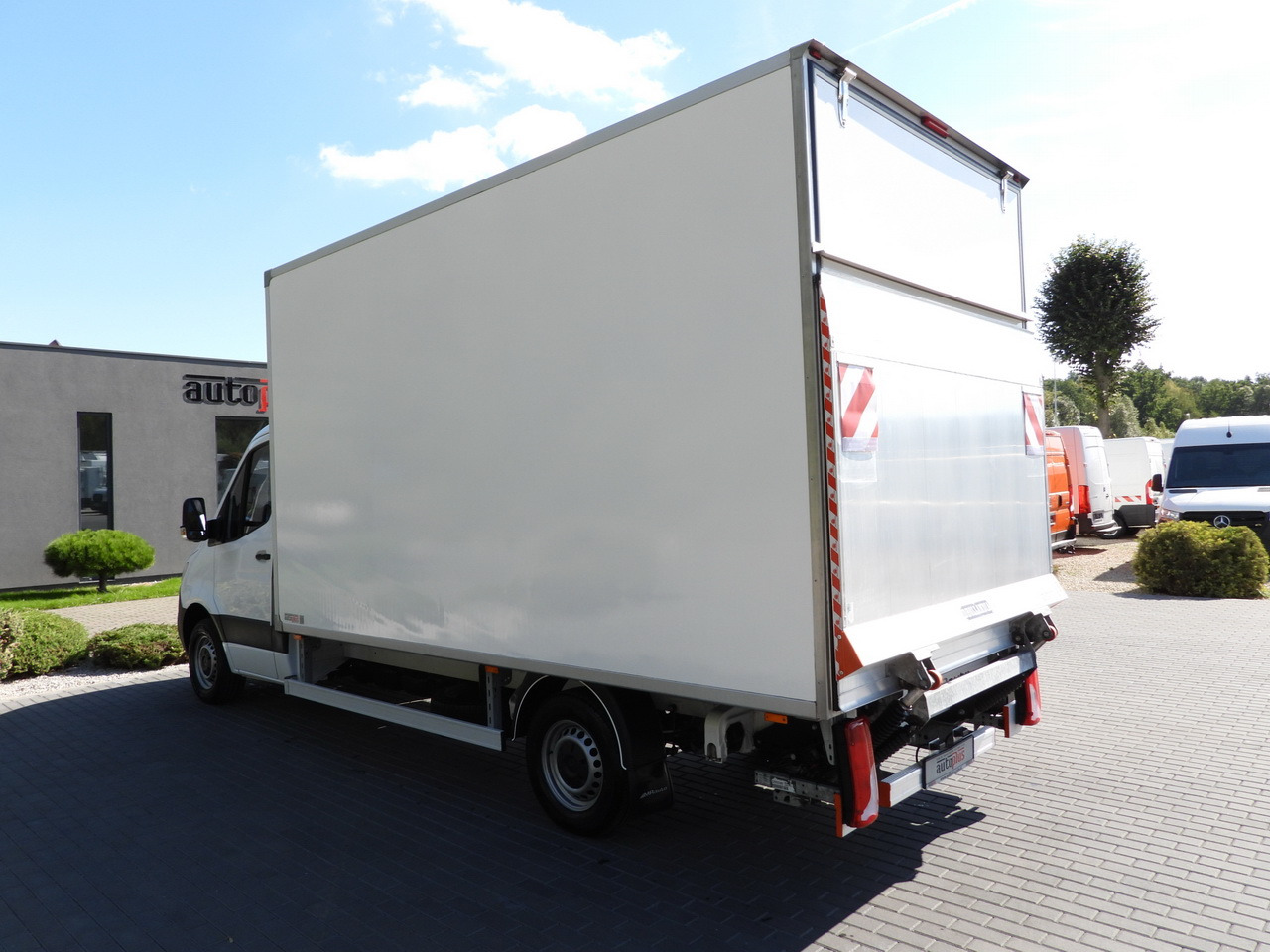 Furgoneta caja cerrada MERCEDES SPRINTER 315 BOX LIFT 8 PALLETS AIR CONDITIONING  150HP: foto 9