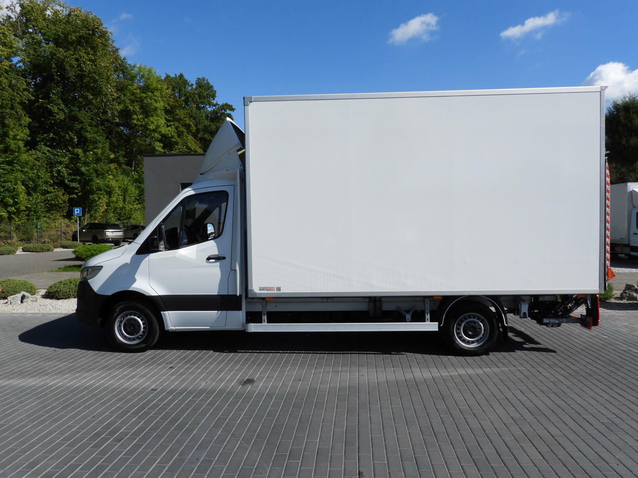 Furgoneta caja cerrada MERCEDES SPRINTER 315 BOX LIFT 8 PALLETS AIR CONDITIONING  150HP: foto 8