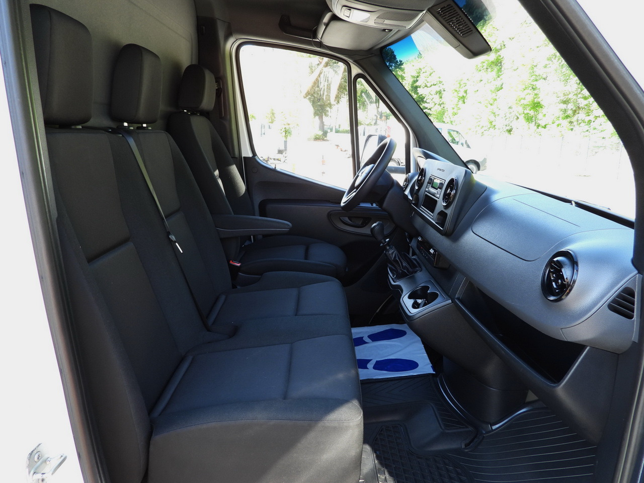 Furgoneta caja cerrada MERCEDES SPRINTER 315 BOX LIFT 8 PALLETS AIR CONDITIONING  150HP: foto 35