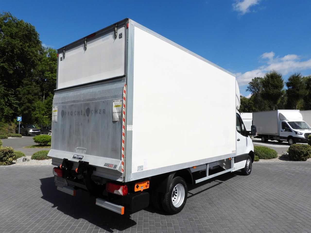 MERCEDES SPRINTER 514 BOX LIFT 8 PALLETS CRUISE CONTROL TWIN WHEELS AIR CONDITIONING  140HP - Furgoneta frigorifica: foto 3 MERCEDES SPRINTER 514 BOX LIFT 8 PALLETS CRUISE CONTROL TWIN WHEELS AIR CONDITIONING  140HP - Furgoneta frigorifica: foto 3