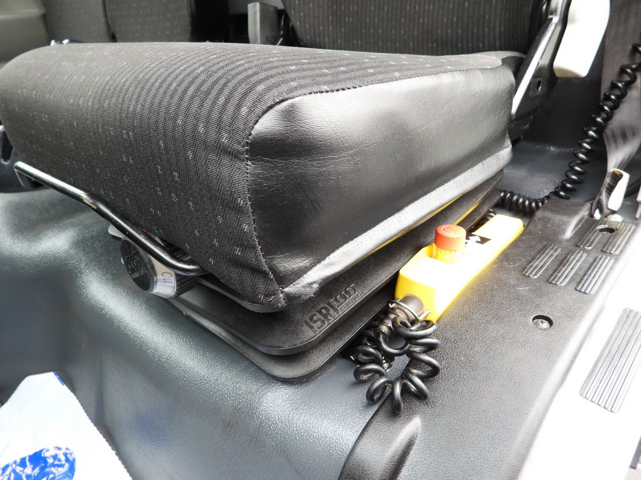 Furgoneta basculante MITSUBISHI CANTER FUSO 3C15 THREE-WAY TIPPER 3 SEATS LED LIGHTS TWIN WHEELS 150HP: foto 39 Furgoneta basculante MITSUBISHI CANTER FUSO 3C15 THREE-WAY TIPPER 3 SEATS LED LIGHTS TWIN WHEELS 150HP: foto 39