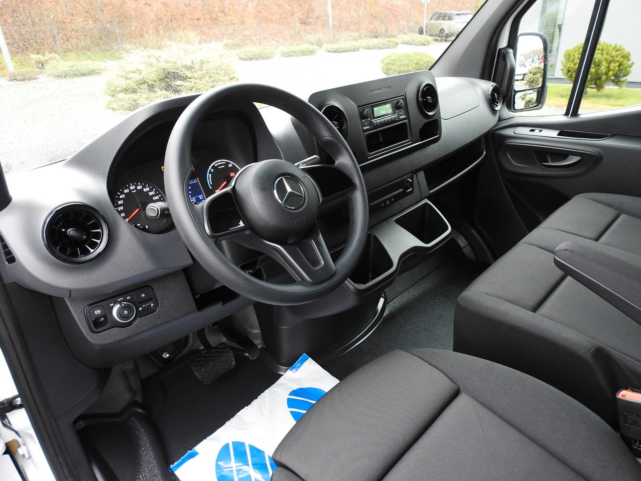 Mercedes-Benz ESPRINTER NEUE ELEKTRISCHEN KASTENWAGEN AUTOMAT - Furgón, Furgoneta eléctrica: foto 2 Mercedes-Benz ESPRINTER NEUE ELEKTRISCHEN KASTENWAGEN AUTOMAT - Furgón, Furgoneta eléctrica: foto 2