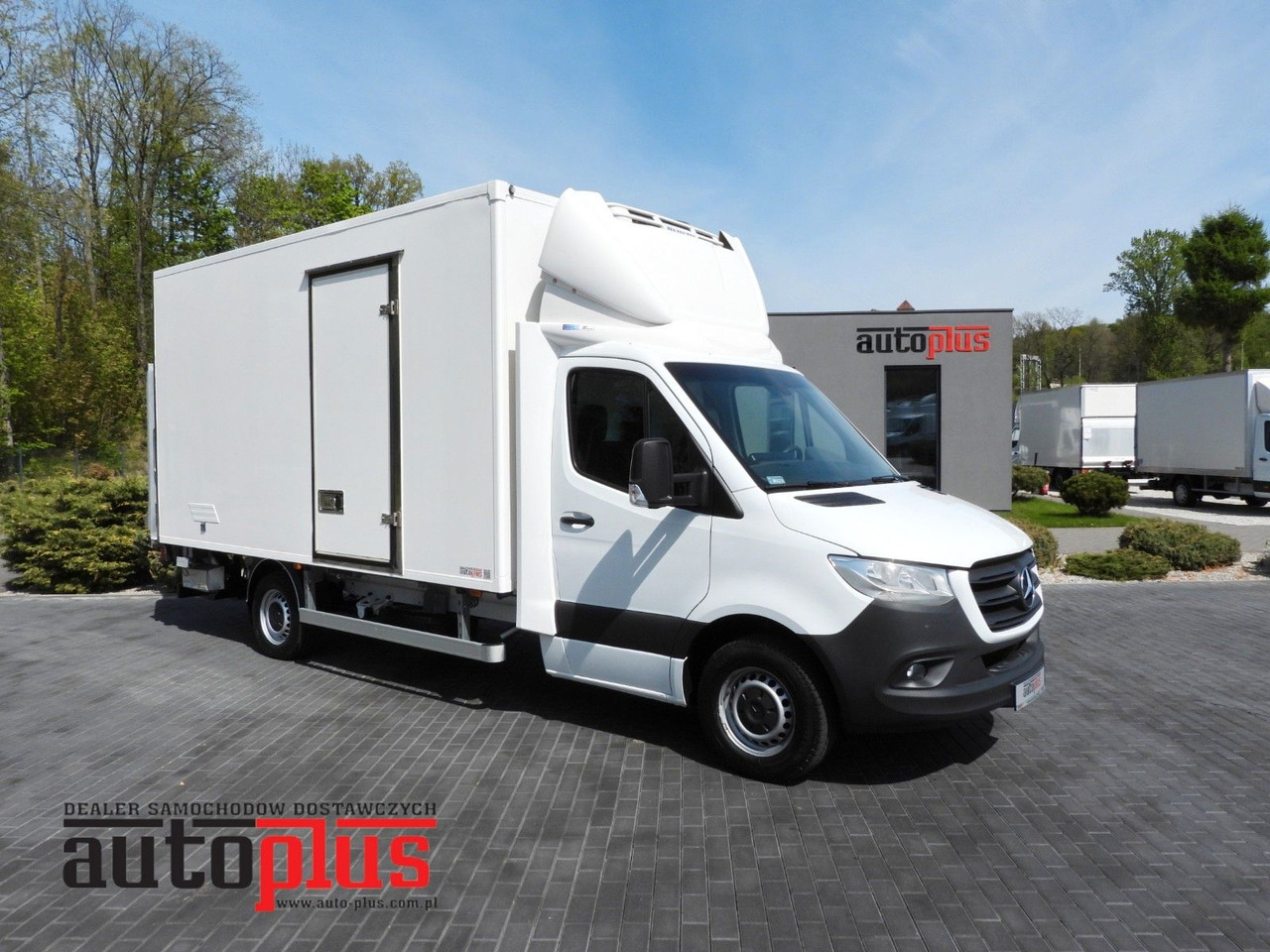 Mercedes-Benz SPRINTER 316 KÜHLKOFFER 0*C AUFZUG 8 PALETTEN - Furgoneta frigorifica: foto 1 Mercedes-Benz SPRINTER 316 KÜHLKOFFER 0*C AUFZUG 8 PALETTEN - Furgoneta frigorifica: foto 1