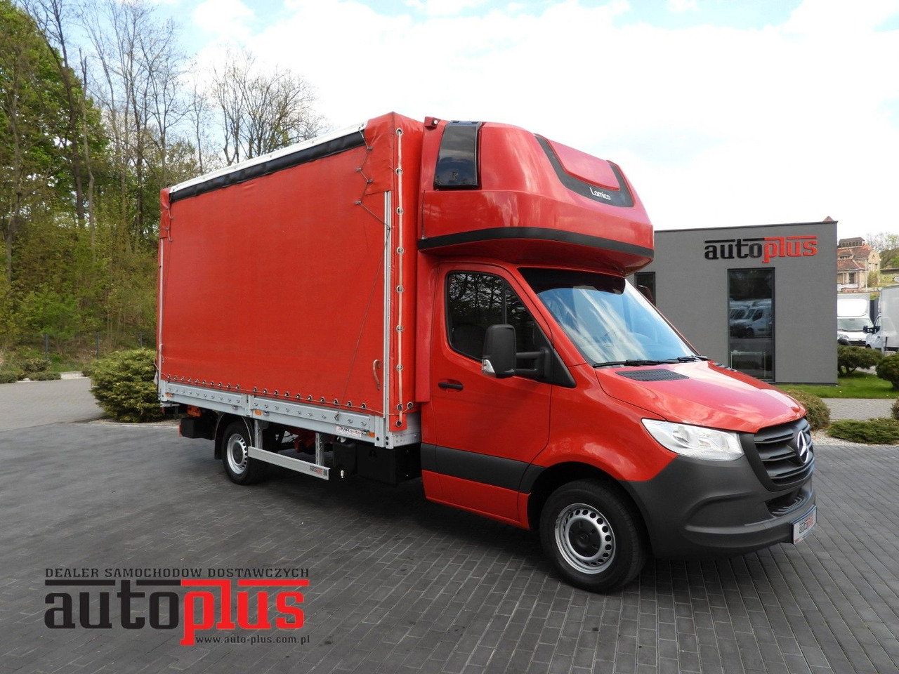Mercedes-Benz SPRINTER 316 PRITSCHE PLANE AUFZUG 8 EUROPALET - Furgoneta con lona: foto 1 Mercedes-Benz SPRINTER 316 PRITSCHE PLANE AUFZUG 8 EUROPALET - Furgoneta con lona: foto 1