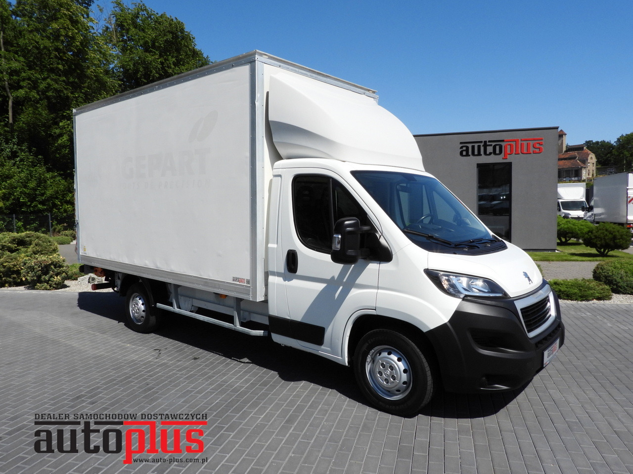 PEUGEOT BOXER BOX LIFT 8 PALLETS CRUISE CONTROL AIR CONDITIONING  130HP - Furgoneta caja cerrada: foto 1 PEUGEOT BOXER BOX LIFT 8 PALLETS CRUISE CONTROL AIR CONDITIONING  130HP - Furgoneta caja cerrada: foto 1