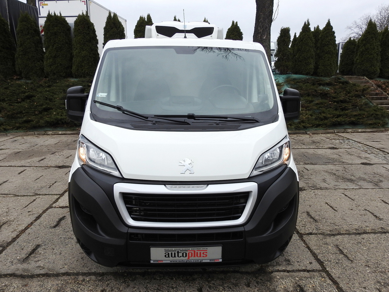 PEUGEOT BOXER REFRIGERATOR VAN -5*C TWO COMPARTMENTS CRUISE CONTROL AIR CONDITIONING 120HP - Furgoneta frigorifica: foto 5 PEUGEOT BOXER REFRIGERATOR VAN -5*C TWO COMPARTMENTS CRUISE CONTROL AIR CONDITIONING 120HP - Furgoneta frigorifica: foto 5