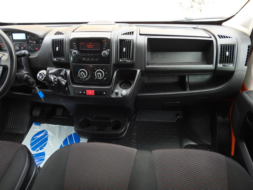 Leasing de Peugeot BOXER PRITSCHE PLANE DOPPELKABINE DOKA 7 SITZE  Peugeot BOXER PRITSCHE PLANE DOPPELKABINE DOKA 7 SITZE: foto 24