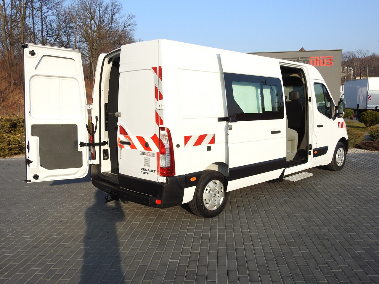 RENAULT MASTER BOX DELIVERY VAN 7 SEATS CRUISE CONTROL AIR CONDITIONING  130HP - Furgón: foto 3 RENAULT MASTER BOX DELIVERY VAN 7 SEATS CRUISE CONTROL AIR CONDITIONING  130HP - Furgón: foto 3