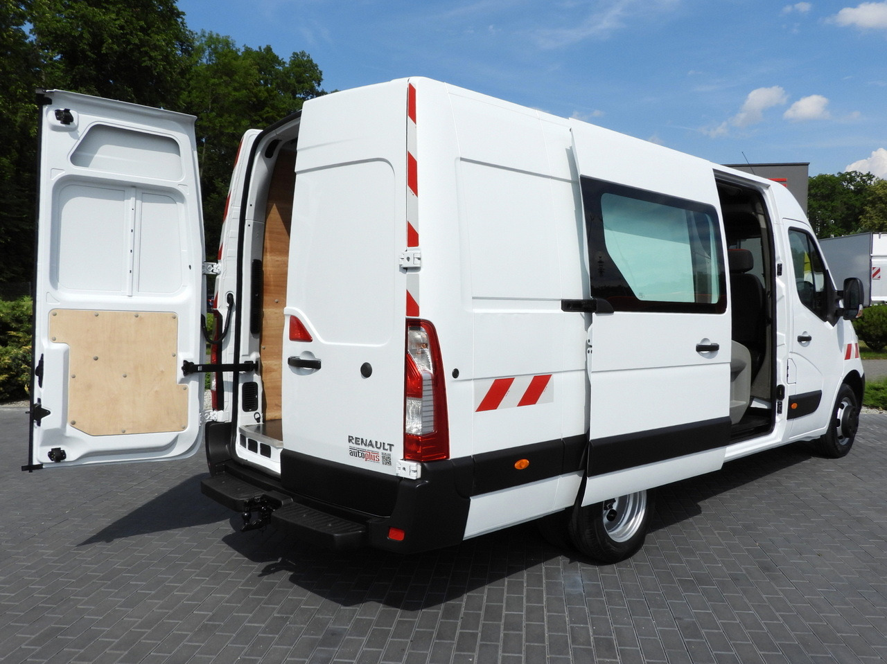 RENAULT MASTER BOX DELIVERY VAN 7 SEATS CRUISE CONTROL TWIN WHEELS AIR CONDITIONING  145HP - Furgón: foto 3 RENAULT MASTER BOX DELIVERY VAN 7 SEATS CRUISE CONTROL TWIN WHEELS AIR CONDITIONING  145HP - Furgón: foto 3
