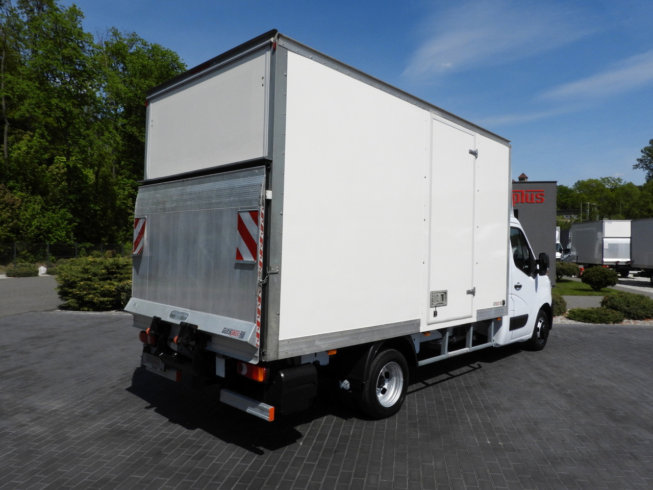 RENAULT MASTER BOX LIFT 8 PALLETS CRUISE CONTROL NAVIGATION LED LIGHTS TWIN WHEELS AIR CONDITIONING 145HP - Furgoneta caja cerrada: foto 3 RENAULT MASTER BOX LIFT 8 PALLETS CRUISE CONTROL NAVIGATION LED LIGHTS TWIN WHEELS AIR CONDITIONING 145HP - Furgoneta caja cerrada: foto 3