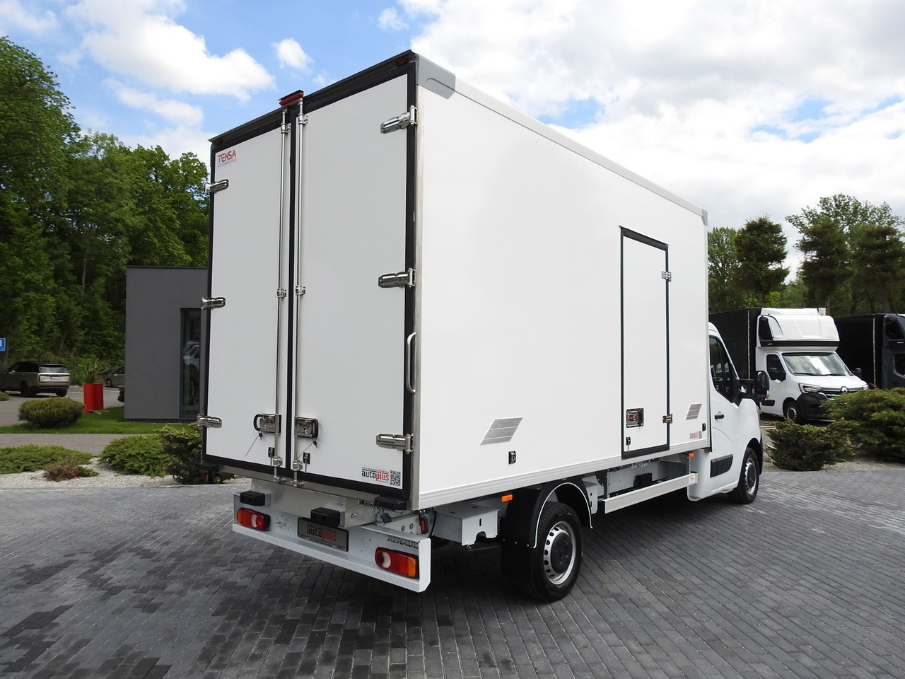 RENAULT MASTER NEW REGRIGERATOR BOX -10*C 8 PALLETS CRUISE CONTROL AIR CONDITIONING LED LIGHTS GUARANTEE 165HP - Furgoneta frigorifica: foto 3 RENAULT MASTER NEW REGRIGERATOR BOX -10*C 8 PALLETS CRUISE CONTROL AIR CONDITIONING LED LIGHTS GUARANTEE 165HP - Furgoneta frigorifica: foto 3