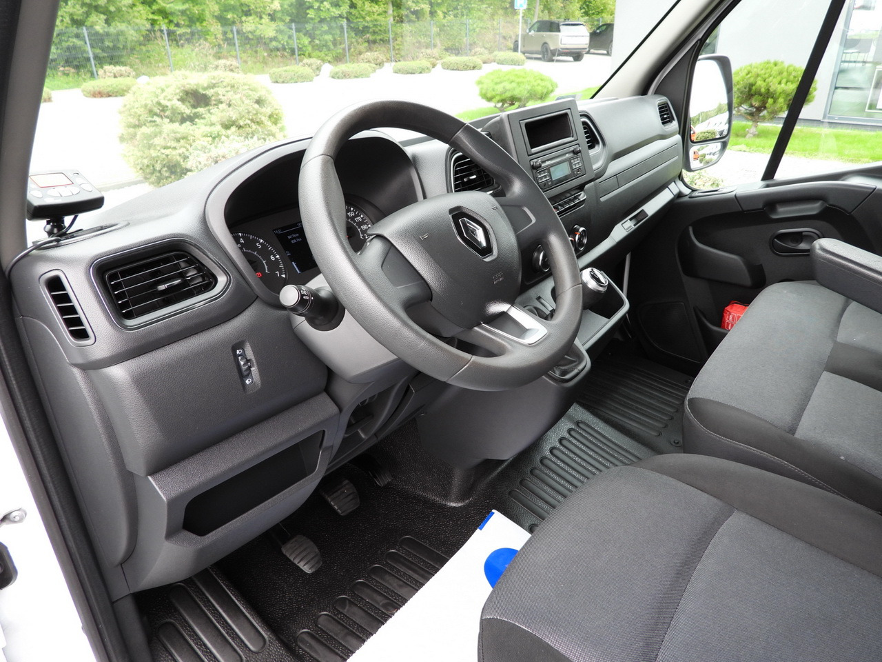 RENAULT MASTER REGRIGERATOR BOX 1*C LED LIGHTS AIR CONDITIONING 165HP - Furgoneta frigorifica: foto 2 RENAULT MASTER REGRIGERATOR BOX 1*C LED LIGHTS AIR CONDITIONING 165HP - Furgoneta frigorifica: foto 2