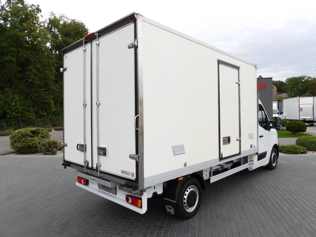 RENAULT MASTER REGRIGERATOR BOX 1*C LED LIGHTS AIR CONDITIONING 165HP - Furgoneta frigorifica: foto 3 RENAULT MASTER REGRIGERATOR BOX 1*C LED LIGHTS AIR CONDITIONING 165HP - Furgoneta frigorifica: foto 3