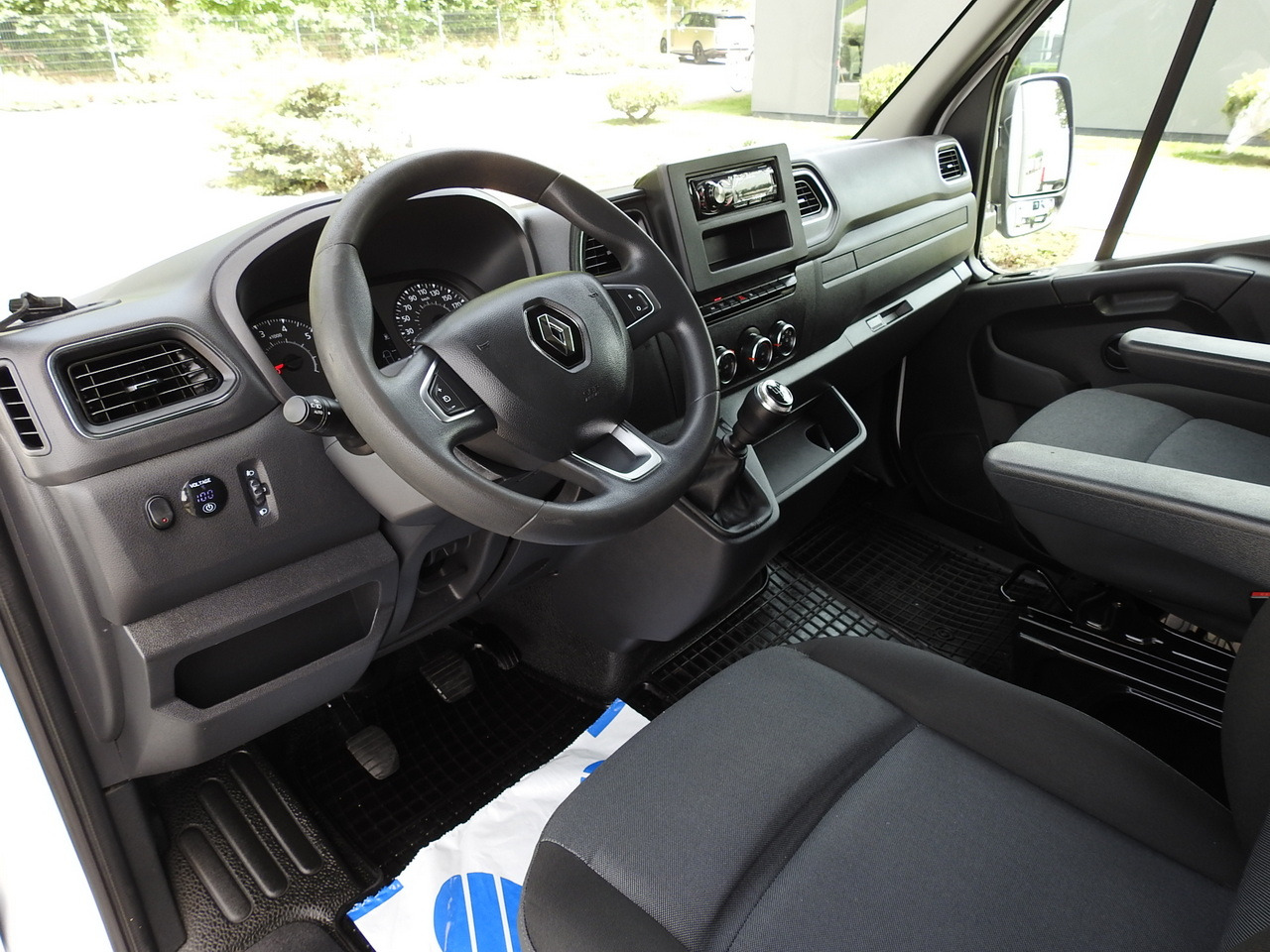 RENAULT MASTER TARPAULIN 10 PALLETS WEBASTO CRUISE CONTROL AIR CONDITIONING LED LIGHTS 165HP - Furgoneta con lona: foto 2 RENAULT MASTER TARPAULIN 10 PALLETS WEBASTO CRUISE CONTROL AIR CONDITIONING LED LIGHTS 165HP - Furgoneta con lona: foto 2