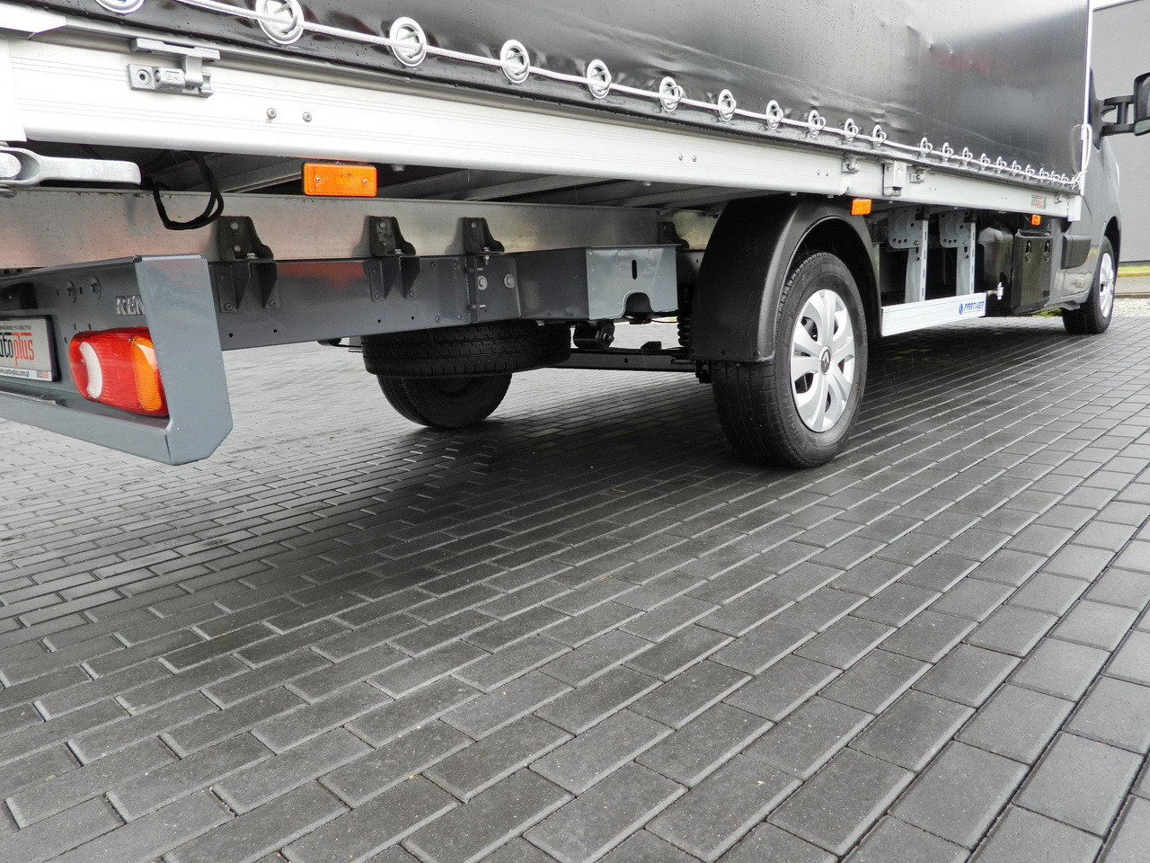 Furgoneta con lona RENAULT MASTER  TARPAULIN 10 PALLETS WEBASTO CRUISE CONTROL LED LIGHTS PNEUMATICS AIR CONDITIONING  165HP: foto 17