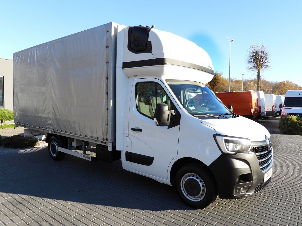 RENAULT MASTER TARPAULIN 10 PALLETS WEBASTO CRUISE CONTROL LED LIGHTS PNEUMATICS AIR CONDITIONING 165HP - Furgoneta con lona: foto 4 RENAULT MASTER TARPAULIN 10 PALLETS WEBASTO CRUISE CONTROL LED LIGHTS PNEUMATICS AIR CONDITIONING 165HP - Furgoneta con lona: foto 4