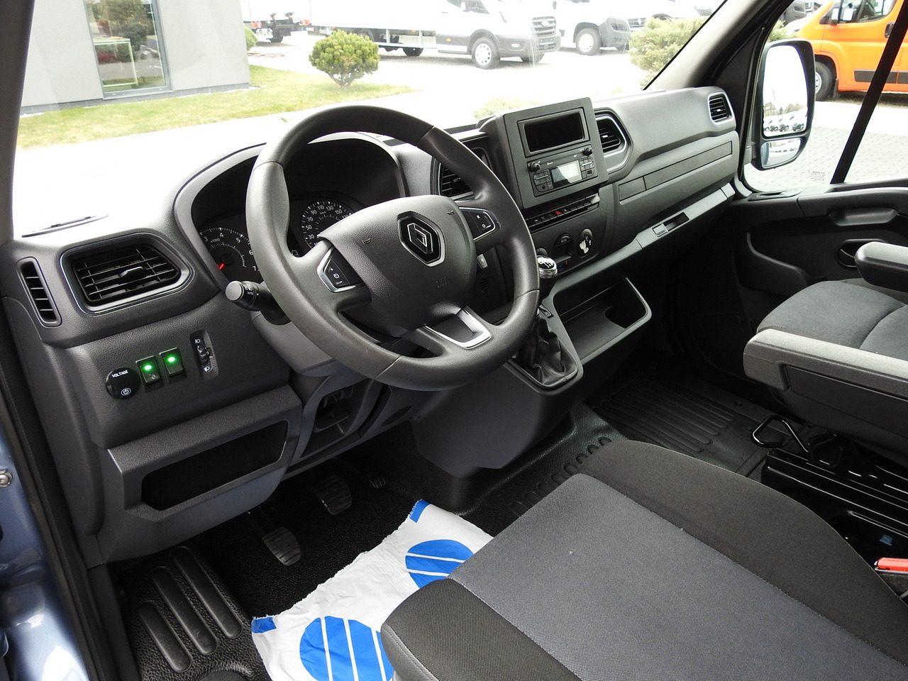 RENAULT MASTER TARPAULIN 10 PALLETS WEBASTO CRUISE CONTROL LED LIGHTS PNEUMATICS AIR CONDITIONING 165HP - Furgoneta con lona: foto 2 RENAULT MASTER TARPAULIN 10 PALLETS WEBASTO CRUISE CONTROL LED LIGHTS PNEUMATICS AIR CONDITIONING 165HP - Furgoneta con lona: foto 2