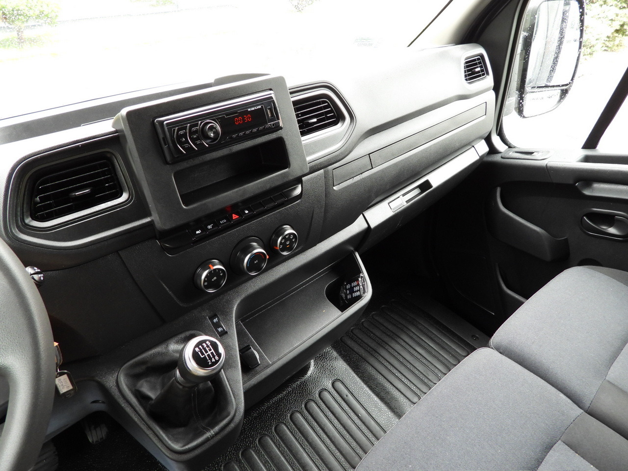 Furgoneta con lona RENAULT MASTER  TARPAULIN 10 PALLETS WEBASTO CRUISE CONTROL LED LIGHTS PNEUMATICS AIR CONDITIONING  165HP: foto 31