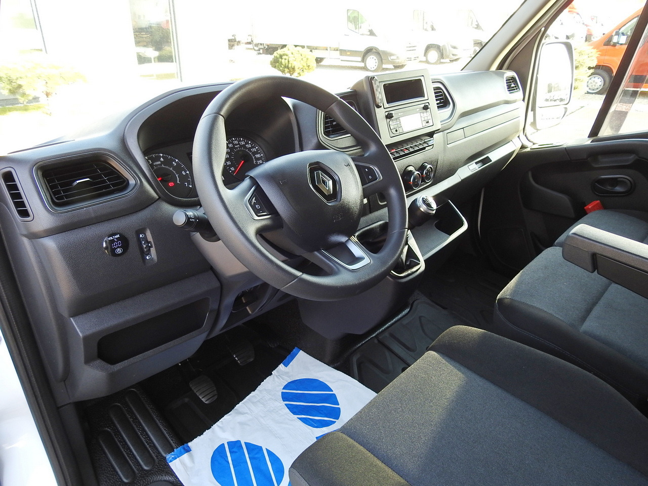 RENAULT MASTER TARPAULIN 10 PALLETS WEBASTO CRUISE CONTROL LED LIGHTS PNEUMATICS AIR CONDITIONING 165HP - Furgoneta con lona: foto 2 RENAULT MASTER TARPAULIN 10 PALLETS WEBASTO CRUISE CONTROL LED LIGHTS PNEUMATICS AIR CONDITIONING 165HP - Furgoneta con lona: foto 2