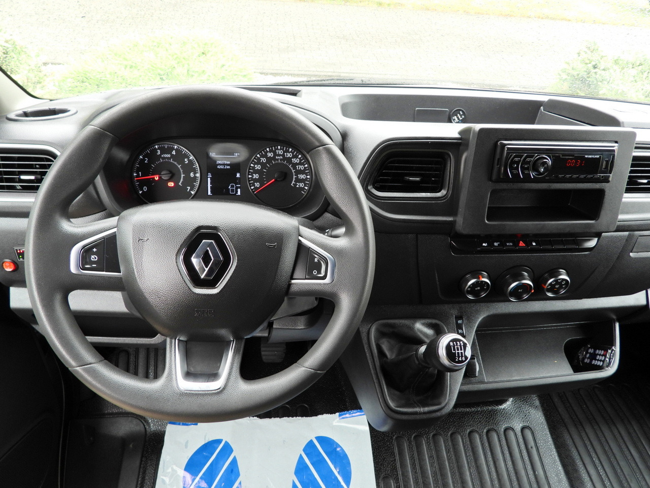 Furgoneta con lona RENAULT MASTER  TARPAULIN 10 PALLETS WEBASTO CRUISE CONTROL LED LIGHTS PNEUMATICS AIR CONDITIONING  165HP: foto 29