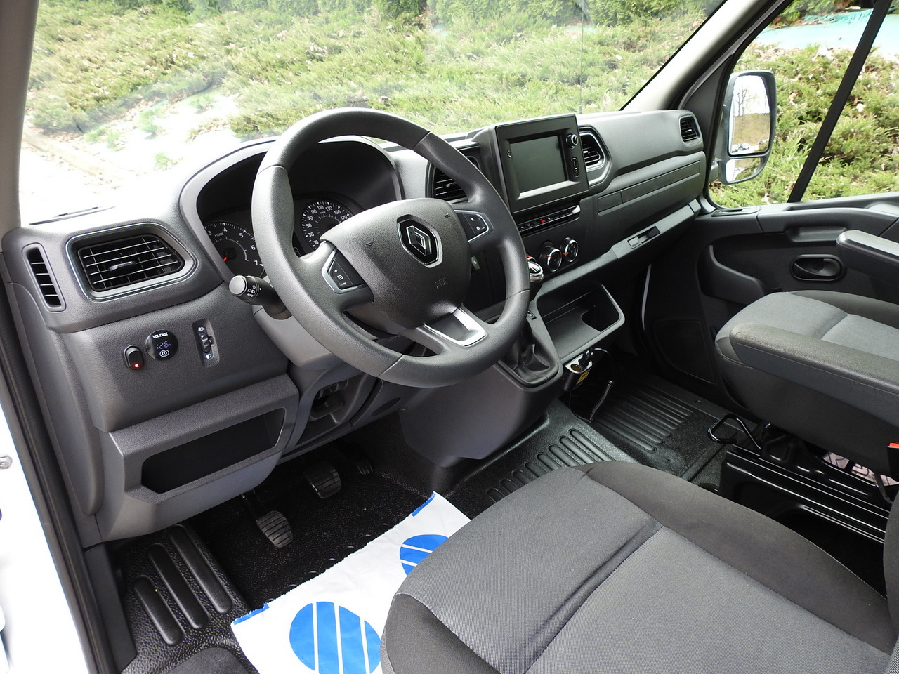 RENAULT MASTER TARPAULIN 10 PALLETS WEBASTO CRUISE CONTROL NAVIGATION AIR CONDITIONING LED LIGHTS PNEUMATICS 165HP - Furgoneta con lona: foto 2 RENAULT MASTER TARPAULIN 10 PALLETS WEBASTO CRUISE CONTROL NAVIGATION AIR CONDITIONING LED LIGHTS PNEUMATICS 165HP - Furgoneta con lona: foto 2