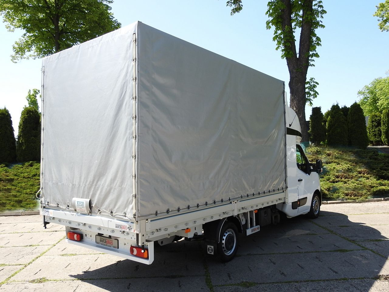 RENAULT MASTER TARPAULIN 8 PALLETS WEBASTO CRUISE CONTROL LED LIGHTS PNEUMATICS 165HP - Furgoneta con lona: foto 3 RENAULT MASTER TARPAULIN 8 PALLETS WEBASTO CRUISE CONTROL LED LIGHTS PNEUMATICS 165HP - Furgoneta con lona: foto 3