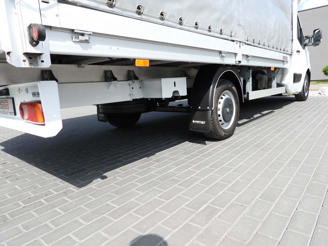 Furgoneta con lona RENAULT MASTER TARPAULIN 8 PALLETS WEBASTO CRUISE CONTROL LED LIGHTS PNEUMATICS AIR CONDITIONING  165HP: foto 17