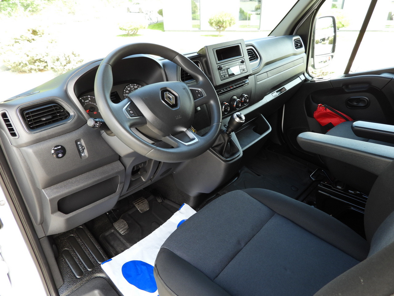 RENAULT MASTER TARPAULIN 8 PALLETS WEBASTO CRUISE CONTROL LED LIGHTS PNEUMATICS AIR CONDITIONING 165HP - Furgoneta con lona: foto 2 RENAULT MASTER TARPAULIN 8 PALLETS WEBASTO CRUISE CONTROL LED LIGHTS PNEUMATICS AIR CONDITIONING 165HP - Furgoneta con lona: foto 2