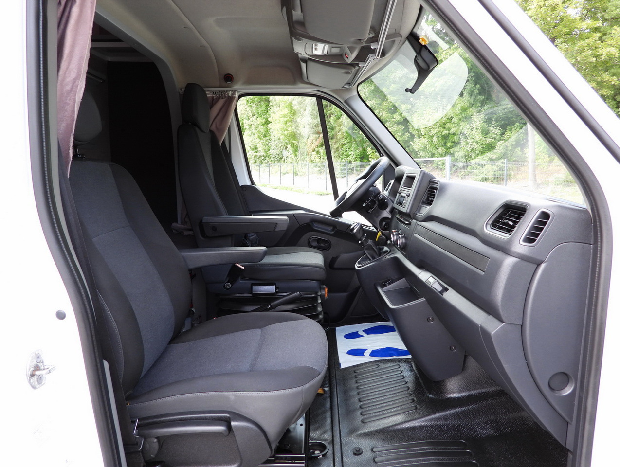 Furgoneta con lona RENAULT MASTER TARPAULIN 8 PALLETS WEBASTO CRUISE CONTROL LED LIGHTS PNEUMATICS AIR CONDITIONING  165HP: foto 36