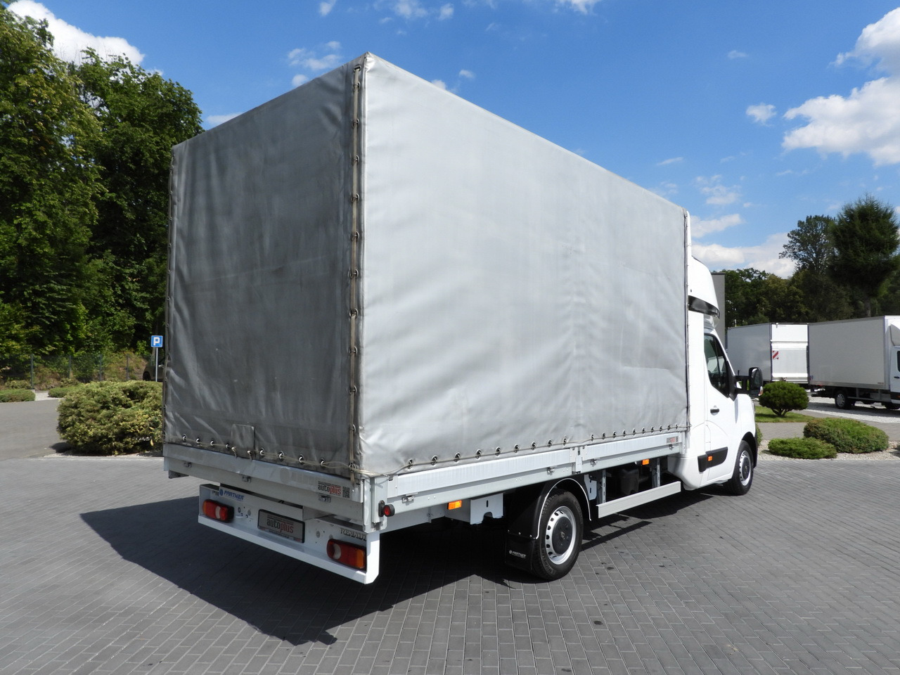 RENAULT MASTER TARPAULIN 8 PALLETS WEBASTO CRUISE CONTROL LED LIGHTS PNEUMATICS AIR CONDITIONING 165HP - Furgoneta con lona: foto 3 RENAULT MASTER TARPAULIN 8 PALLETS WEBASTO CRUISE CONTROL LED LIGHTS PNEUMATICS AIR CONDITIONING 165HP - Furgoneta con lona: foto 3