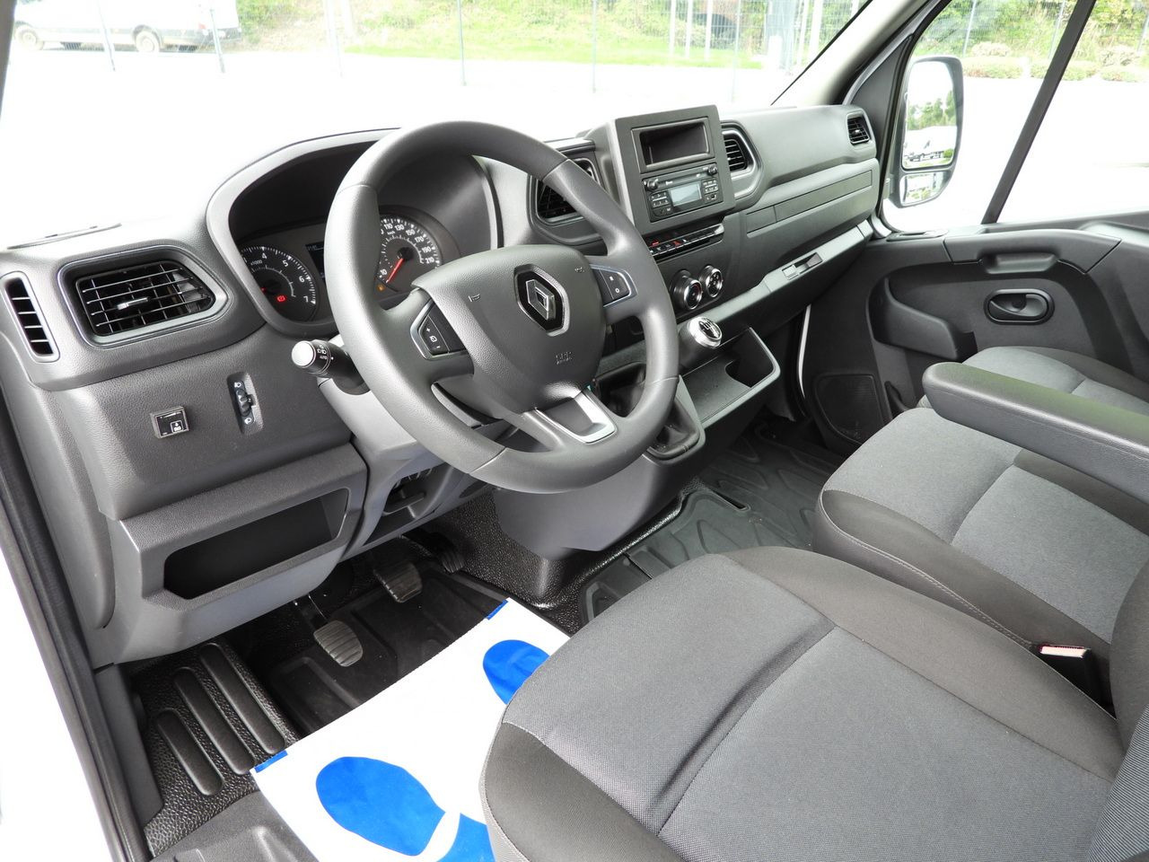 RENAULT MASTER TARPAULIN LIFT 9 PALLETS WEBASTO CRUISE CONTROL LED LIGHTS PNEUMATICS AIR CONDITIONING 165HP - Furgoneta con lona: foto 2 RENAULT MASTER TARPAULIN LIFT 9 PALLETS WEBASTO CRUISE CONTROL LED LIGHTS PNEUMATICS AIR CONDITIONING 165HP - Furgoneta con lona: foto 2