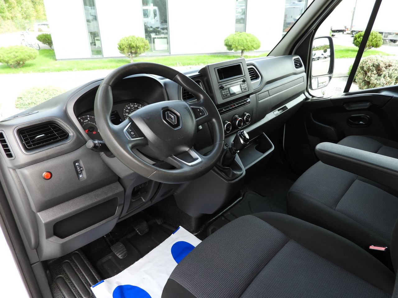 RENAULT MASTER TIPPER CRUISE CONTROL LED LIGHTS TWIN WHEELS AIR CONDITIONING 130HP - Furgoneta basculante: foto 3 RENAULT MASTER TIPPER CRUISE CONTROL LED LIGHTS TWIN WHEELS AIR CONDITIONING 130HP - Furgoneta basculante: foto 3