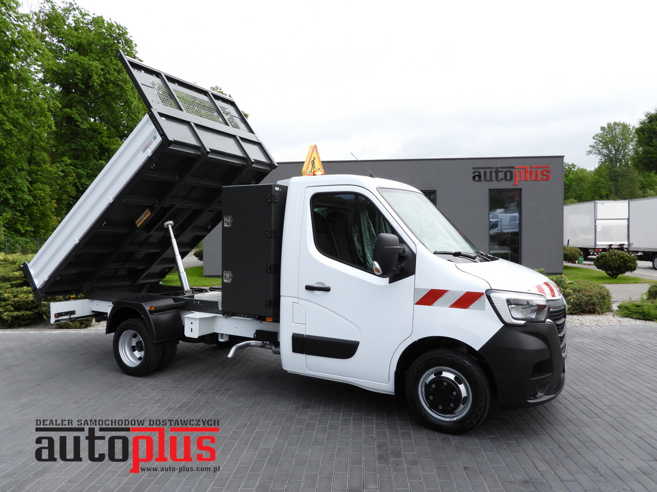 RENAULT MASTER TIPPER CRUISE CONTROL LED LIGHTS TWIN WHEELS AIR CONDITIONING 130HP - Furgoneta basculante: foto 1 RENAULT MASTER TIPPER CRUISE CONTROL LED LIGHTS TWIN WHEELS AIR CONDITIONING 130HP - Furgoneta basculante: foto 1