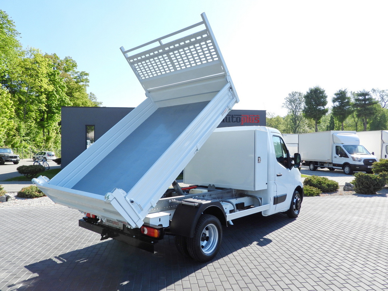 RENAULT MASTER TIPPER CRUISE CONTROL TWIN WHEELS AIR CONDITIONING 145HP - Furgoneta basculante: foto 3 RENAULT MASTER TIPPER CRUISE CONTROL TWIN WHEELS AIR CONDITIONING 145HP - Furgoneta basculante: foto 3