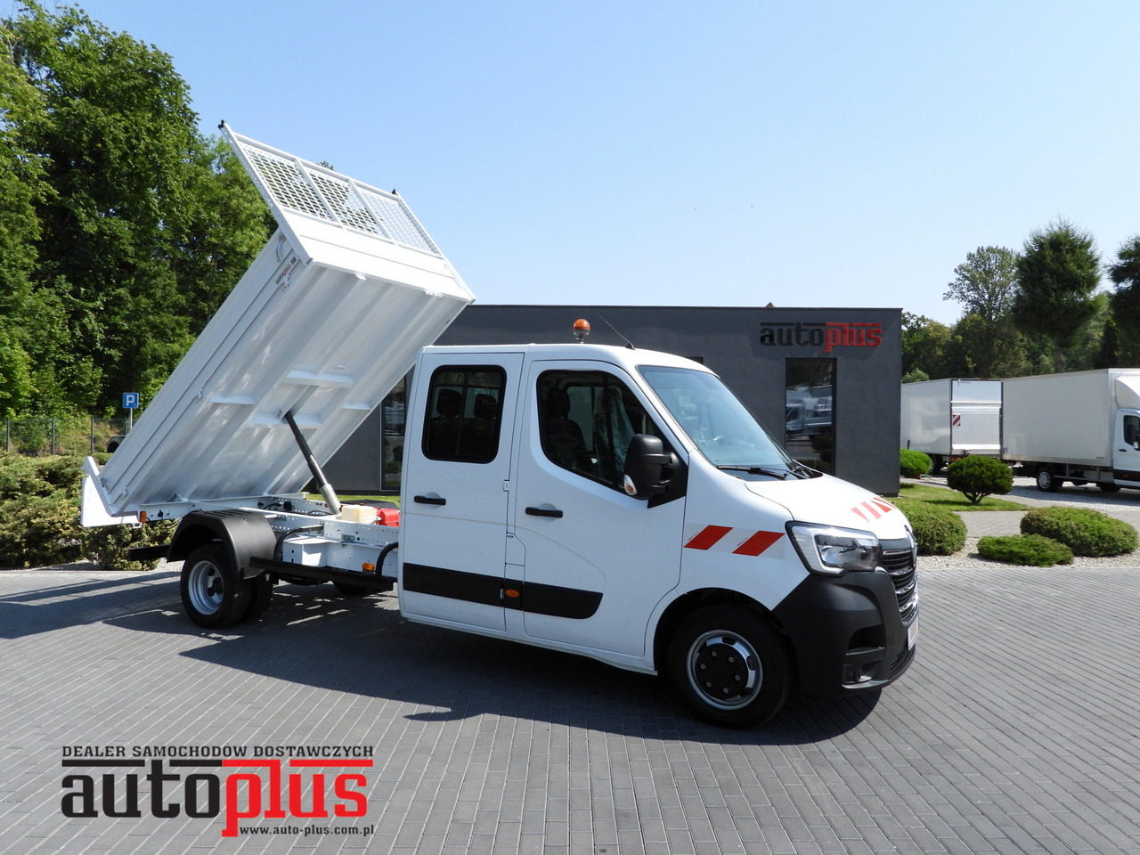 RENAULT MASTER TIPPER DOUBLE CABIN DOKA 6 SEATS CRUISE CONTROL LED LIGHTS TWIN WHEELS AIR CONDITIONING 130HP - Furgoneta basculante: foto 1 RENAULT MASTER TIPPER DOUBLE CABIN DOKA 6 SEATS CRUISE CONTROL LED LIGHTS TWIN WHEELS AIR CONDITIONING 130HP - Furgoneta basculante: foto 1
