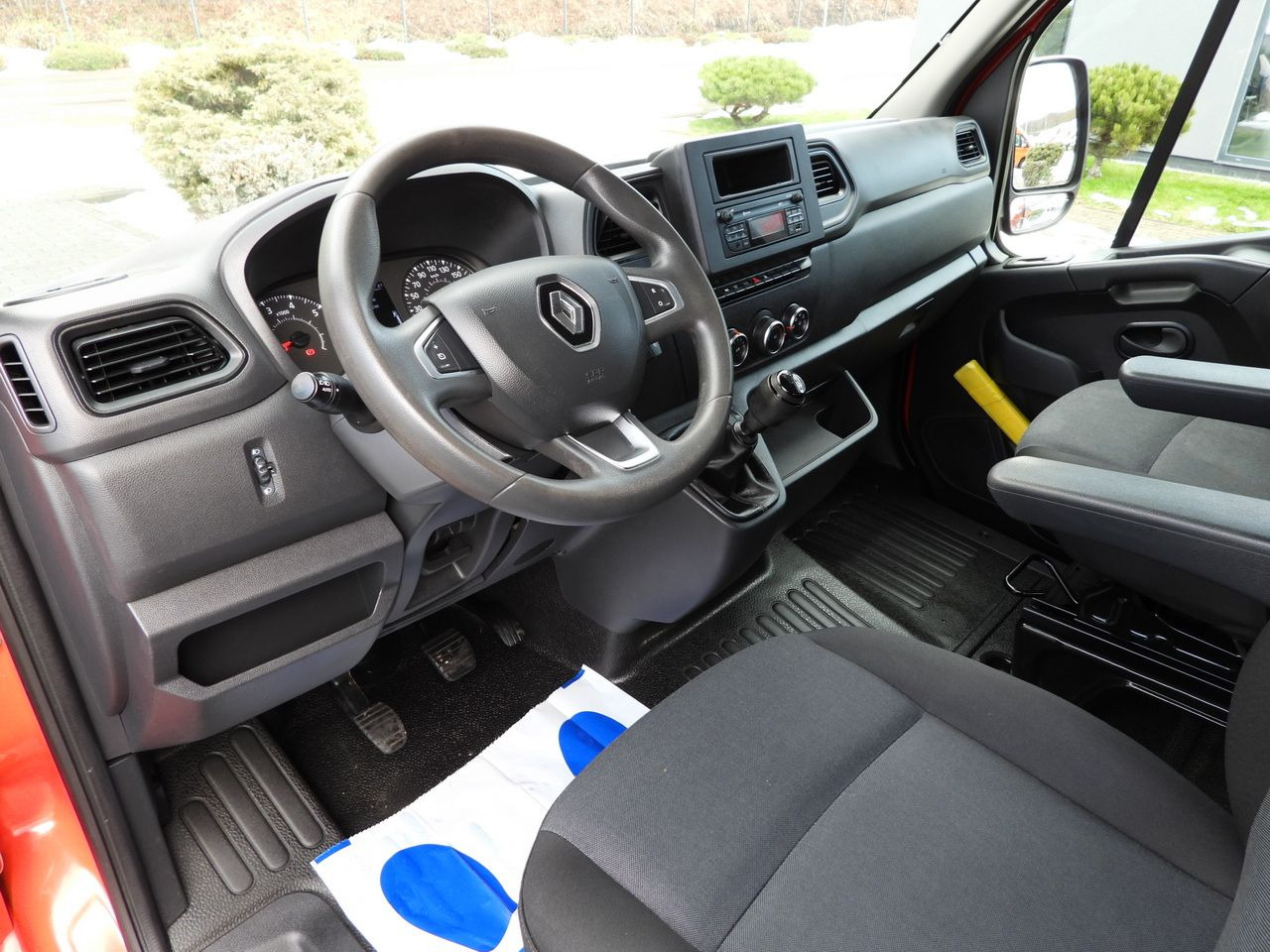 RENAULT MASTER TIPPER DOUBLE CABIN DOKA 6 SEATS CRUISE CONTROL LED LIGHTS TWIN WHEELS AIR CONDITIONING 145HP - Furgoneta basculante: foto 2 RENAULT MASTER TIPPER DOUBLE CABIN DOKA 6 SEATS CRUISE CONTROL LED LIGHTS TWIN WHEELS AIR CONDITIONING 145HP - Furgoneta basculante: foto 2